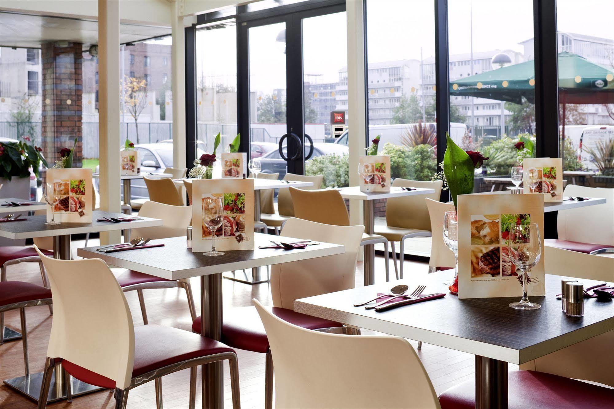 Hotel Ibis Centre Dock - One 3*