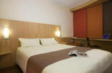 Ibis Centre Dock - One 3*
